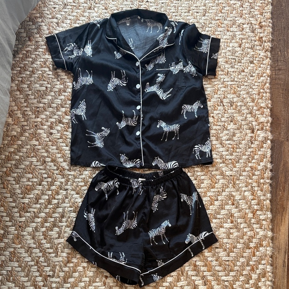 Women’s Zebra Print Pajama Set - Black